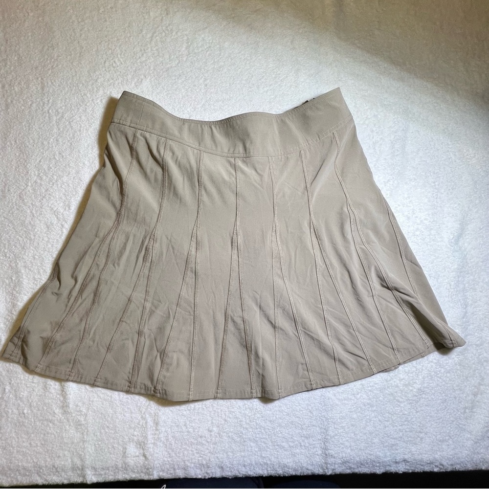 Athleta 'Wear About' Tan Khaki Pleated Skort size 12